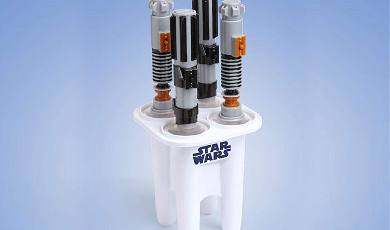 STAR WARS LIGHTSABER ICE POP MAKER