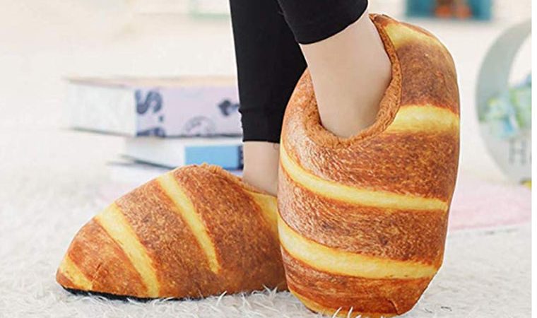 SLIP ON BREAD SLIPPERS