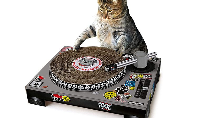 PET DJ CAT SCRATCHER TURNTABLE