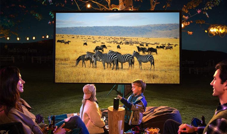 SMART PORTABLE CINEMA PROJECTOR