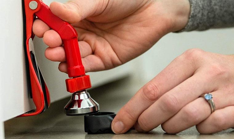 PORTABLE DOOR JAMMER